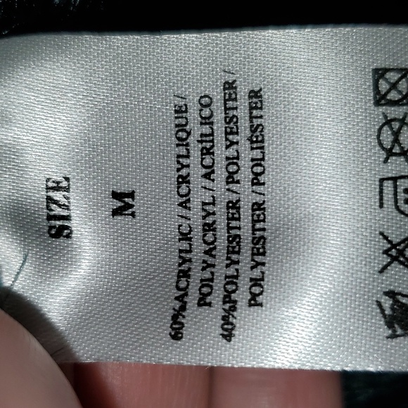 Dark green fuzzy cardigan 😍 - Picture 6 of 6